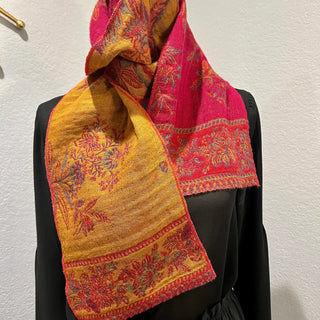 Merino Wool Neck Scarf in Fuchsia Bird